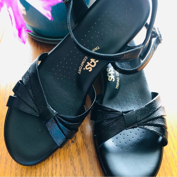 SAS 8 M Strappy Black Patent Leather Comfort Sandals NWOT - Picture 10 of 10